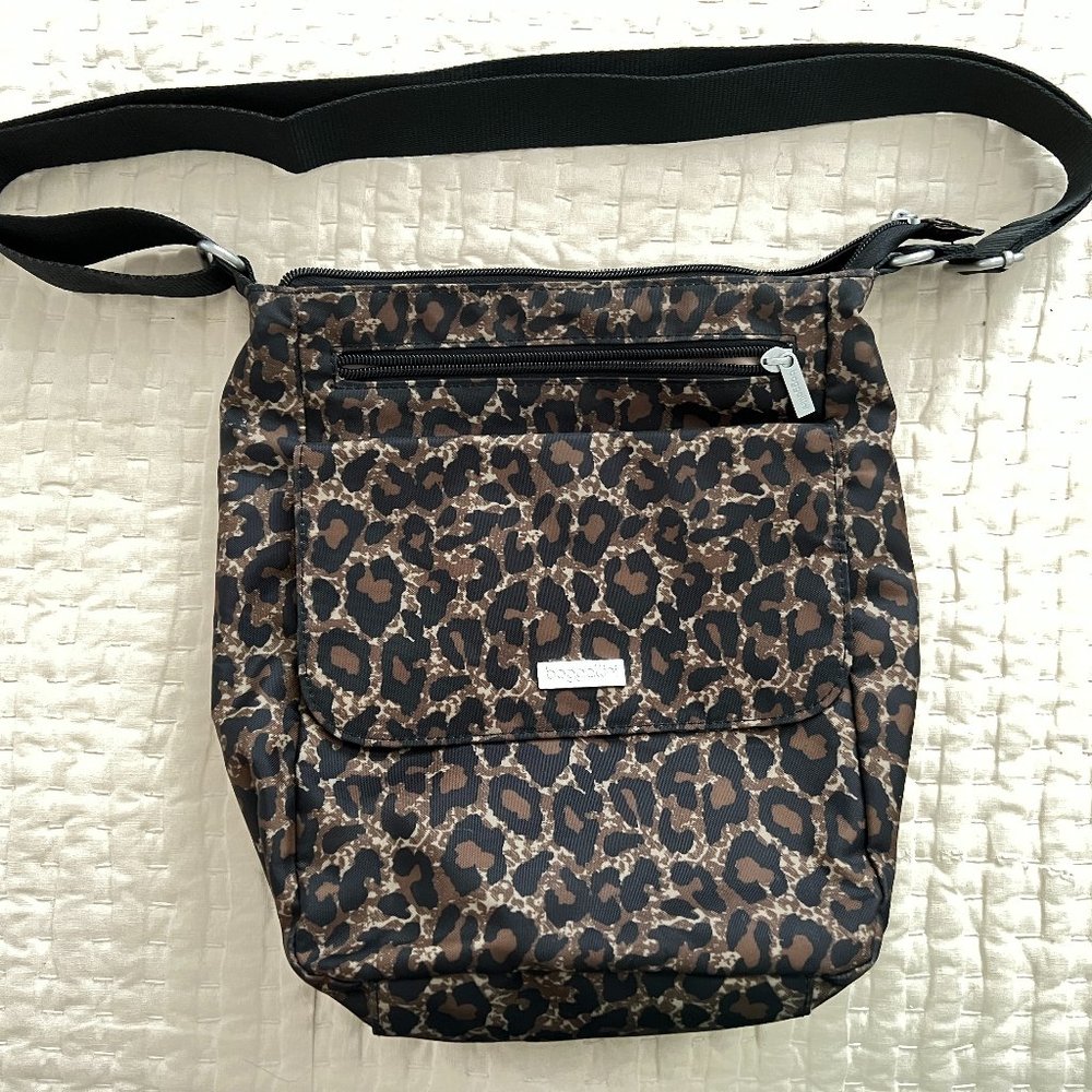 Baggallini Leopard Print bag